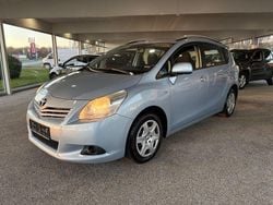 Blau Gebraucht 2010 Toyota Verso Van / Kleinbus | 3.199 € (Fairer Preis)