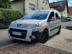Beige Gebraucht 2012 Peugeot Partner Tepee Van / Kleinbus | 5.700 €