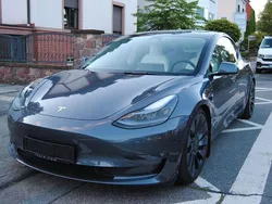Grau Gebraucht 2022 Tesla Model 3 Performance Limousine | 31.880 € (Fairer Preis)