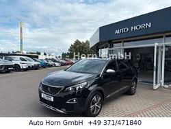 Lackierung schwarz perla nera/ Gebraucht 2019 Peugeot 5008 GT Van / Kleinbus | 18.940 € (Superpreis)