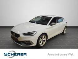"nevada" weiss Gebraucht 2024 Seat Leon FR-Line Limousine | 25.750 €