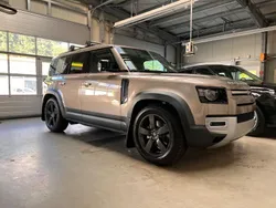 Braun Gebraucht 2022 Land Rover Defender SE SUV | 69.900 € (Teuer)