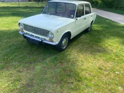 Weiß Gebraucht 1973 Lada 1200 Limousine | 6.250 €