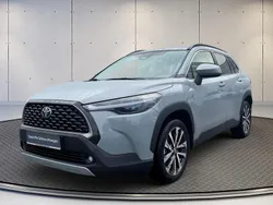 Grau Gebraucht 2025 Toyota Corolla Cross Team SUV | 38.720 € (Fairer Preis)