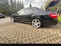 Schwarz Gebraucht 2010 Mercedes E500 Limousine | 9.900 €