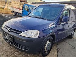 Blau Gebraucht 2011 Opel Corsa Kombi | 3.300 € (Etwas zu teuer)