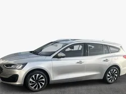 Silber Gebraucht 2023 Ford Focus Titanium Kombi | 20.523 € (Guter Preis)