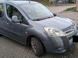 Grau Gebraucht 2011 Citroën Berlingo Van / Kleinbus | 10.900 €