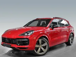 Rot Gebraucht 2022 Porsche Cayenne Turbo S SUV | 160.000 €