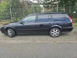 Schwarz Gebraucht 2005 Ford Mondeo Ghia Kombi | 650 € (Superpreis)