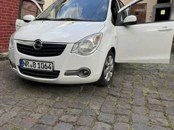 Weiß Gebraucht 2010 Opel Agila Kombi | 1.600 € (Fairer Preis)