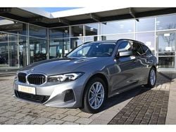 Grau Gebraucht 2023 BMW 320 Shadowline Kombi | 30.990 € (Guter Preis)