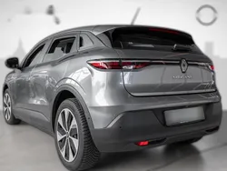 Schwarz metallic Gebraucht 2023 Renault Mégane | 30.360 € (Etwas zu teuer)