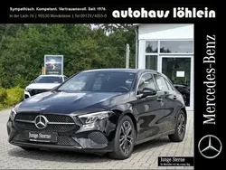 Kosmosschwarz lack Gebraucht 2023 Mercedes A200 Progressive Limousine | 28.790 €