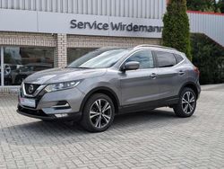 Grau Gebraucht 2019 Nissan Qashqai N-Connecta SUV | 18.490 € (Etwas zu teuer)