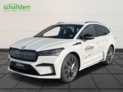 Moonweiss metallic (weiß) metallic Gebraucht 2024 Skoda Enyaq iV SportLine SUV | 41.770 €