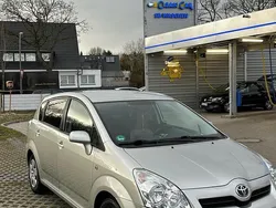 Grau Gebraucht 2008 Toyota Corolla Verso Van / Kleinbus | 6.000 € (Fairer Preis)
