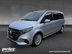 Hightechsilber metallic Gebraucht 2025 Mercedes V220 Style Van / Kleinbus | 61.990 €