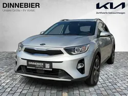 Silber (metallic) Gebraucht 2018 Kia Stonic Vision SUV | 14.480 € (Fairer Preis)