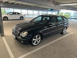 Schwarz Gebraucht 2005 Mercedes C180 Avantgarde Kombi | 3.999 € (Fairer Preis)