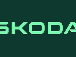 Blau Gebraucht 2025 Skoda Superb SportLine Kombi | 42.890 € (Superpreis)