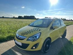 Gelb Gebraucht 2014 Opel Corsa Kleinwagen | 5.300 € (Fairer Preis)