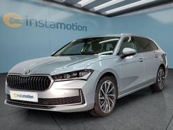 Silber Gebraucht 2024 Skoda Superb Kombi | 44.949 € (Teuer)