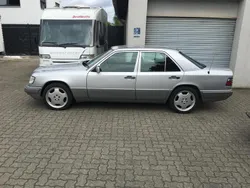 Silber Gebraucht 1995 Mercedes E200 Limousine | 6.500 €