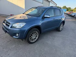 Blau Gebraucht 2010 Toyota RAV4 Executive SUV | 8.299 € (Fairer Preis)