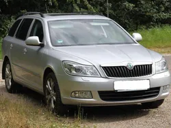 Silber Gebraucht 2011 Skoda Octavia Kombi | 5.830 € (Superpreis)