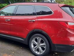 Rot Gebraucht 2015 Hyundai Grand Santa Fe Premium SUV | 14.599 € (Teuer)