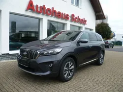 Grau Gebraucht 2018 Kia Sorento Spirit SUV | 20.950 € (Guter Preis)