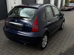 Blau Gebraucht 2005 Citroën C3 Kleinwagen | 2.500 €