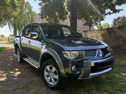 Grau Gebraucht 2010 Mitsubishi L200 Intense Abholung | 13.999 € (Etwas zu teuer)