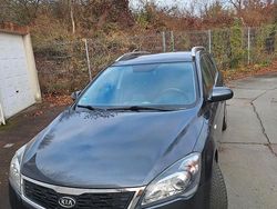 Grau Gebraucht 2011 Kia Ceed Sportswagon Sport Kombi | 3.400 € (Fairer Preis)