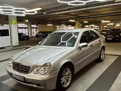 Silber Gebraucht 2001 Mercedes C200 Limousine | 3.000 €