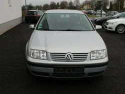 Silber Gebraucht 1999 VW Bora Trendline Limousine | 500 € (Superpreis)