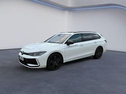 Oryxweiß perlmutteffekt Gebraucht 2024 VW Passat R-line Kombi | 44.940 € (Guter Preis)
