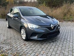 Grau Gebraucht 2021 Renault Clio V Zen Limousine | 10.950 € (Guter Preis)
