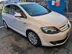 Weiß Gebraucht 2009 VW Golf Plus Highline Van / Kleinbus | 4.100 € (Teuer)