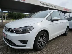 Pure white Gebraucht 2016 VW Golf Sportsvan Allstar Van / Kleinbus | 12.480 € (Fairer Preis)