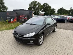 Schwarz Gebraucht 2001 Peugeot 206 CC Platinum Cabrio | 2.000 € (Etwas zu teuer)