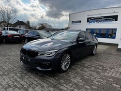 Grau Gebraucht 2017 BMW 730 M Sport Limousine | 39.999 €