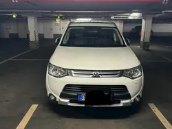 Weiß Gebraucht 2015 Mitsubishi Outlander SUV | 11.000 €