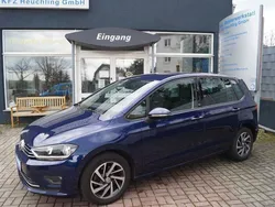 Blau Gebraucht 2017 VW Golf VII Sound Limousine | 16.150 € (Fairer Preis)