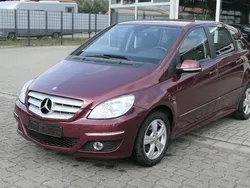 Rot Gebraucht 2010 Mercedes B200 Van / Kleinbus | 9.990 € (Etwas zu teuer)