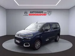 Blau Gebraucht 2023 Citroën Berlingo Feel Van / Kleinbus | 25.365 € (Teuer)