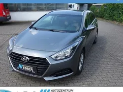 Grau Gebraucht 2017 Hyundai i40 Trend Kombi | 11.979 € (Fairer Preis)