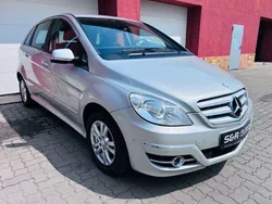 Silber Gebraucht 2011 Mercedes B180 Van / Kleinbus | 5.990 € (Fairer Preis)