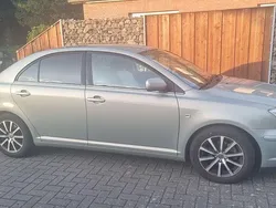 Beige Gebraucht 2005 Toyota Avensis Limousine | 3.499 € (Fairer Preis)